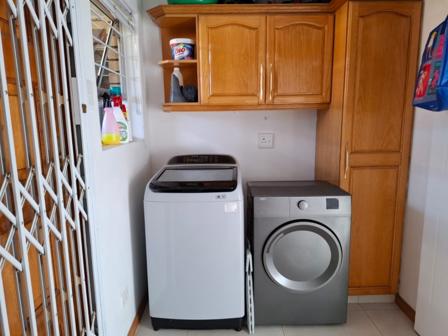 3 Bedroom Property for Sale in Pentagon Park Free State